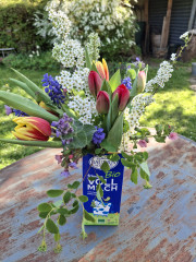 Freude über Blumen und "Vase"
