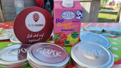 Hessentag 2025 in Bad Vilbel - die Sonne brannte - ein Glück hatten wir die leckere Fruchtbuttermilch der Upländer Bauernmolkerei und konnten uns von innen mit viel Geschmack abkühlen.